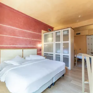 **** Hotel Hotiday Discovery - Włochy